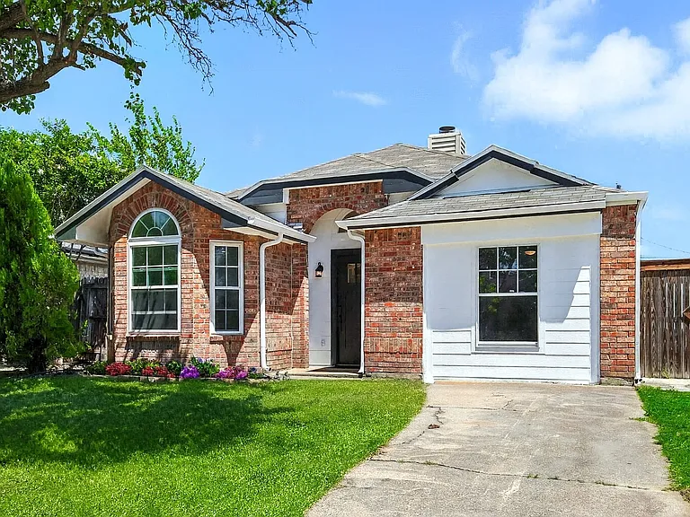 2806 Game Lake Dr, Irving, TX 75060